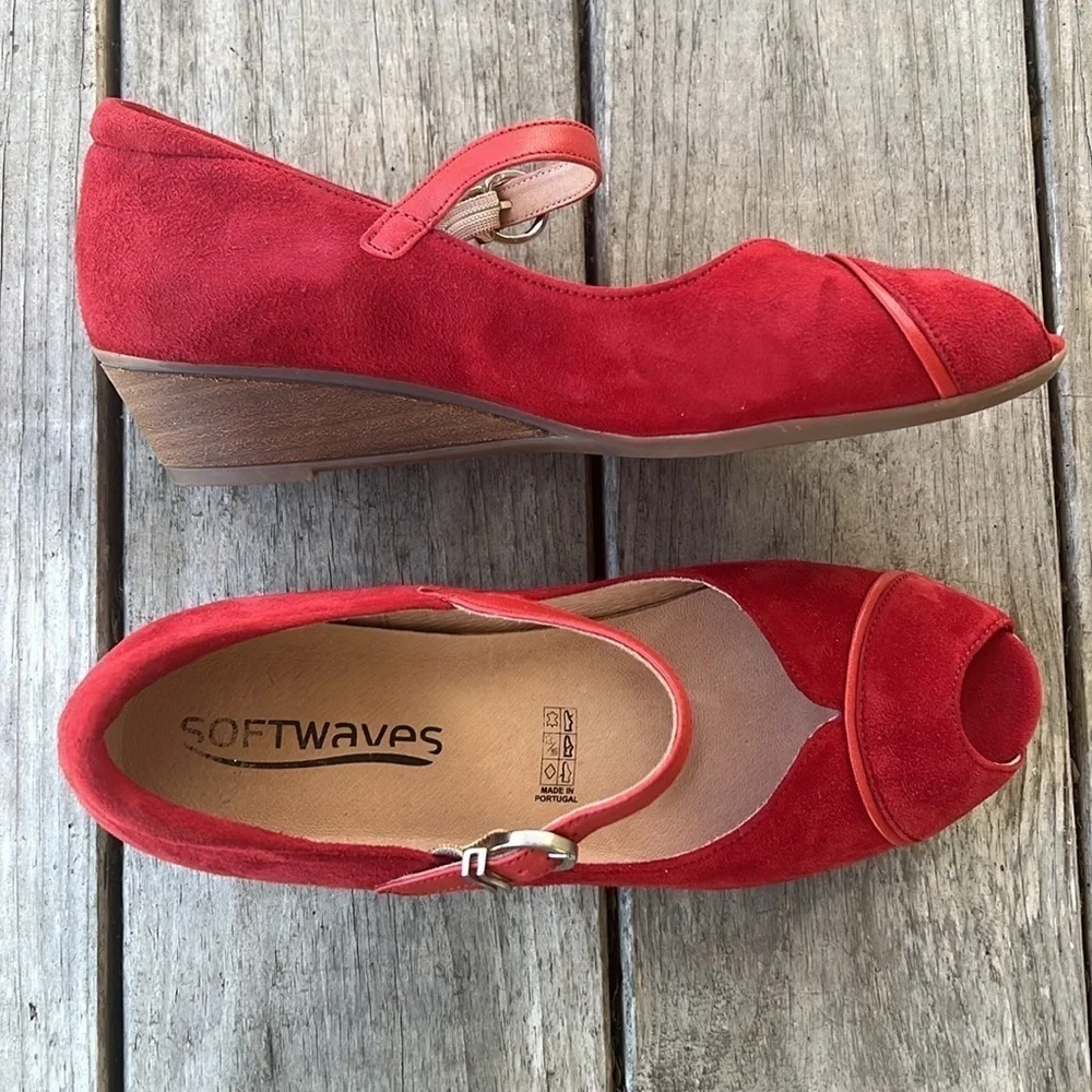 Softwaves Red Suede Mary Jane Wedges Vintage-Inspired Peep Toe Heels EU 39 (8.5)